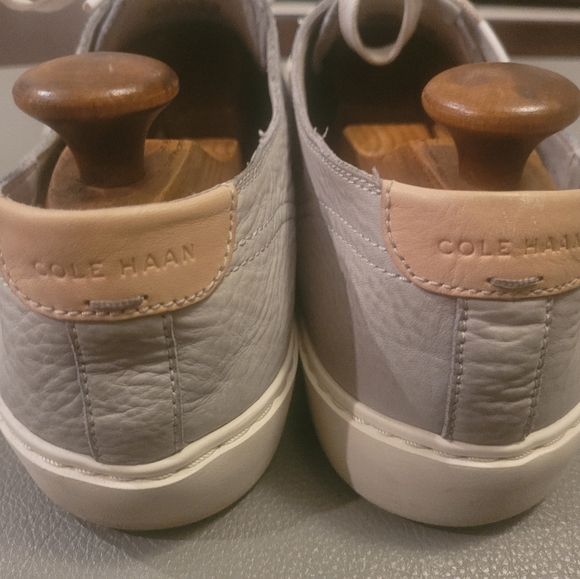 Sneakers - Picture 4 of 11